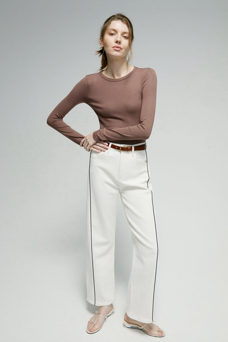 Crush Curve ankle jeans with contrast side seam stitching, white denim and button closure
