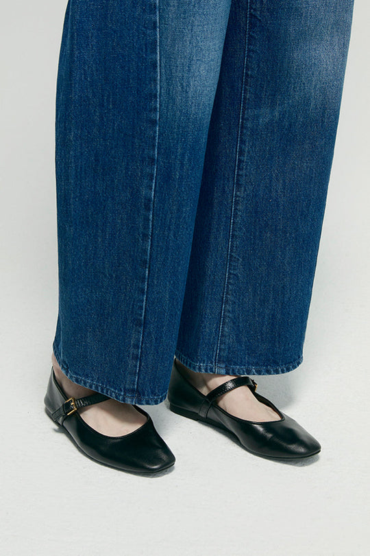Crush Curve ankle jeans in mid-wash denim with cuffed wide hem