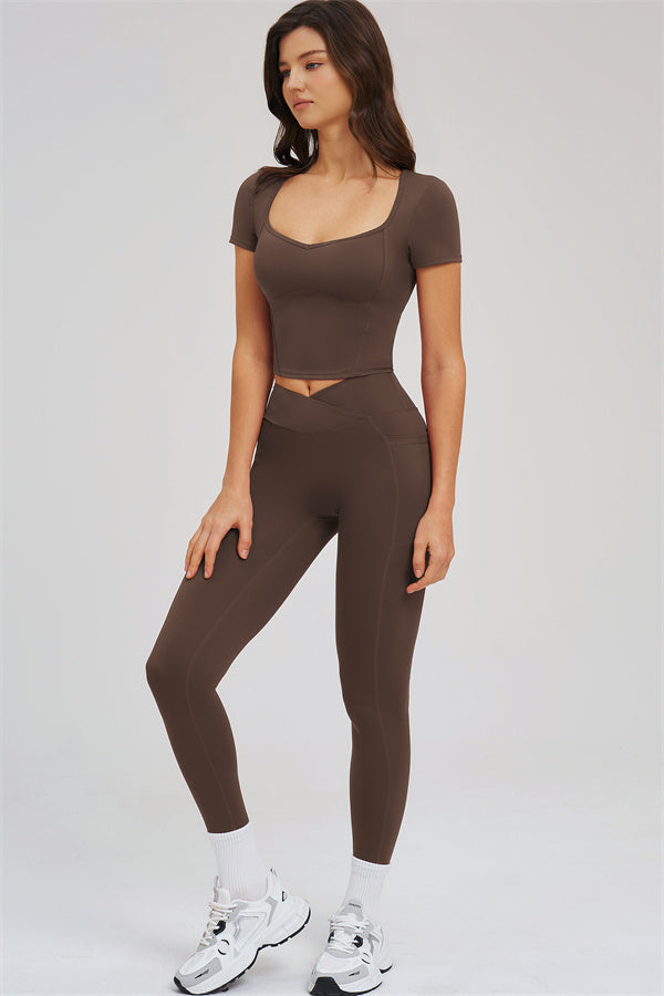 Burgundy short-sleeve crop T-shirt and high-waist leggings set