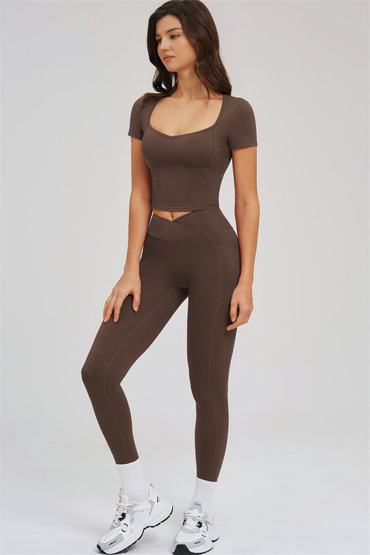 Burgundy short-sleeve crop T-shirt and high-waist leggings set