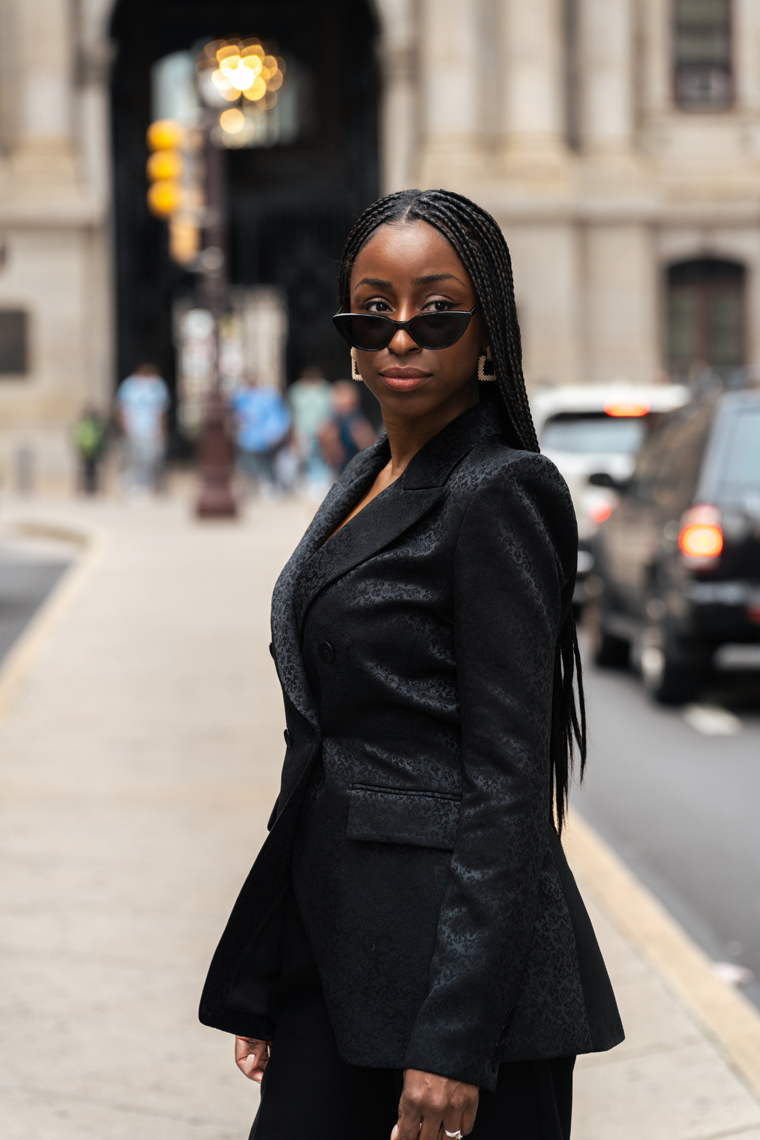 Premier Blazers: schwarzer Blazer mit Reverskragen und taillierter Knopfleiste