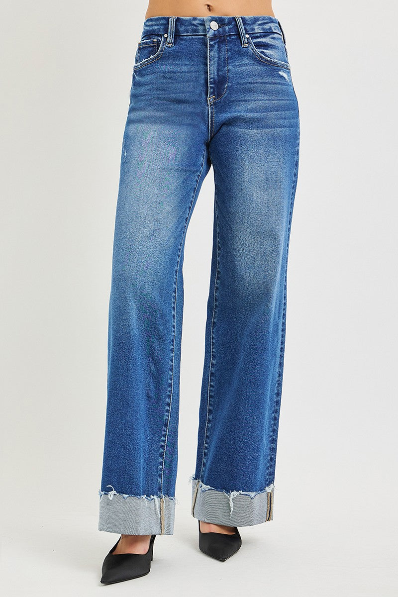 Jeans mit hoher Taille, weitem Bein, mittelblauem Denim und umgeschlagenem Saum