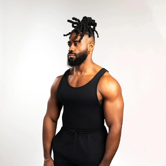 Cotton Tank Top in Schwarz, eng anliegend mit Rundhalsausschnitt