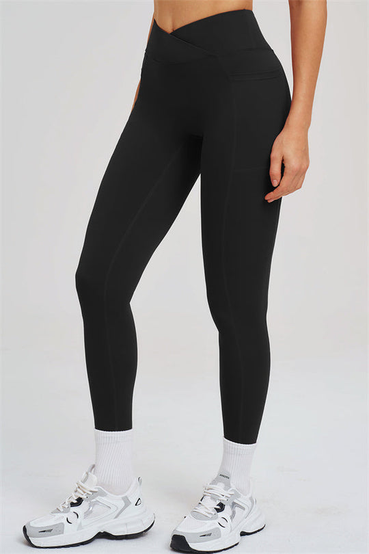 Black 2-piece set: high-rise leggings with white ankle band