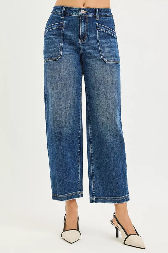 Dark blue cropped baggy jeans, back view with two patch pockets