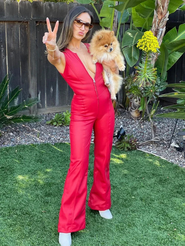 Roter Jumpsuit mit tiefem V-Ausschnitt/Herz-Optik vorn, Reißverschluss, weite Hosenbeine