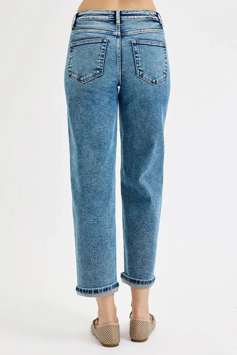 Jeans taille haute boyfriend raccourcie denim bleu moyen, poches arrière boutonnées et ourlet
