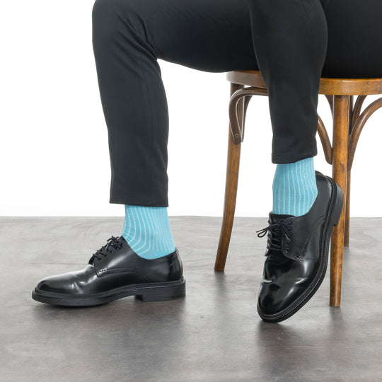 Men’s bamboo dress &amp; trouser socks in light blue with subtle striped knit
