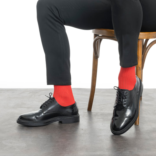 Men’s bamboo dress &amp; trouser socks in red with subtle striped knit