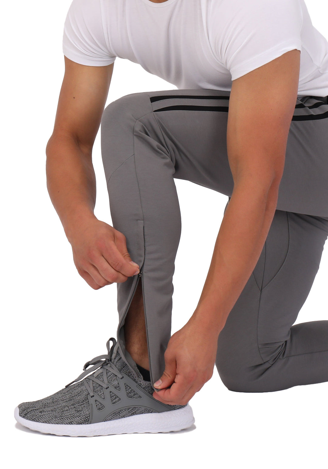 Graue Jogger-Sweatpants mit Kordelzugbund, Fronttaschen und seitlichen Streifen