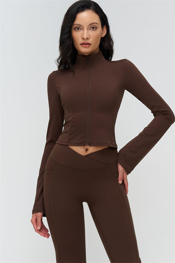 Chaqueta deportiva marrón con cremallera frontal y cuello alto del set 2 piezas