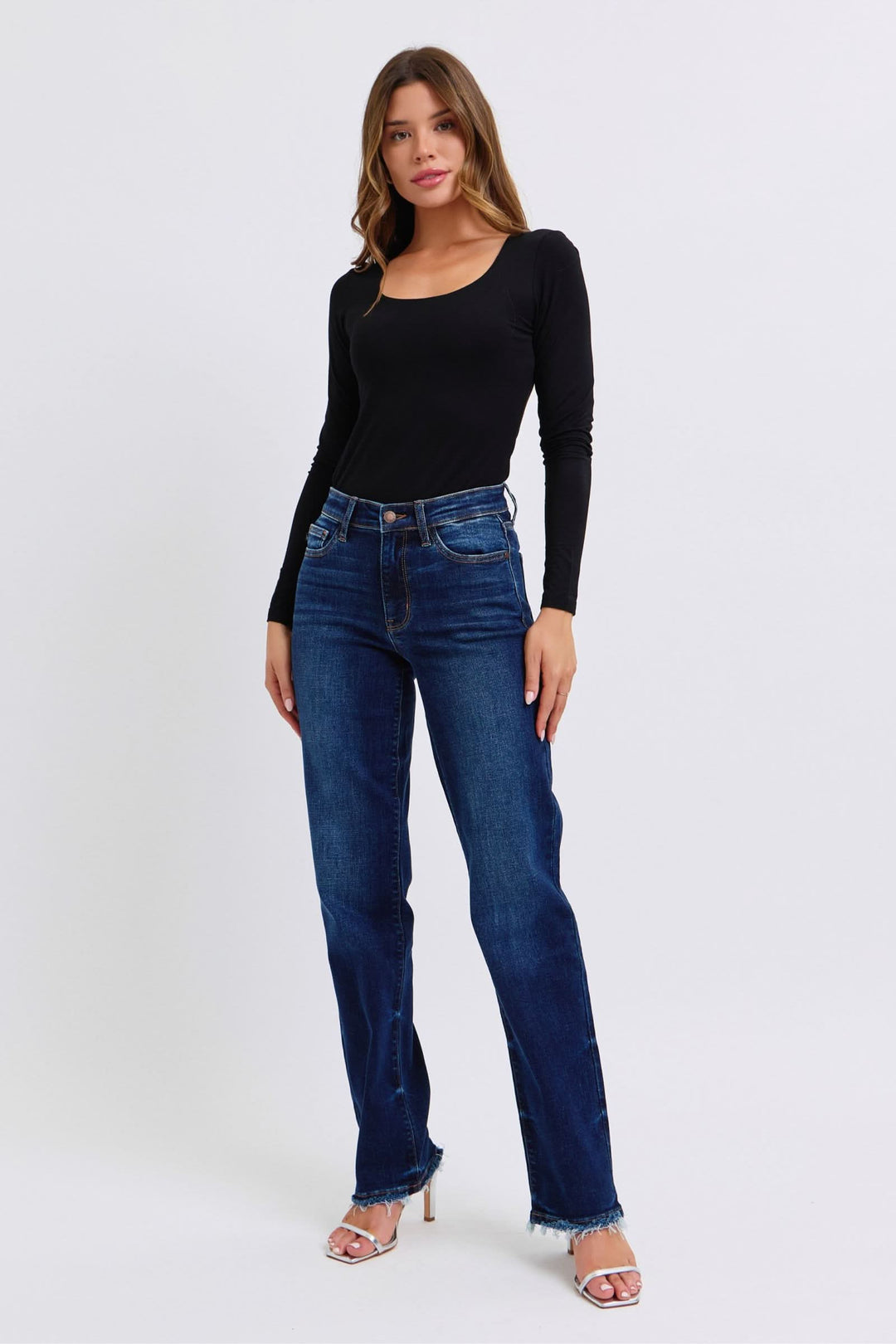 Jeans in dark wash, full size straight leg with raw hem and belt-loop waistband