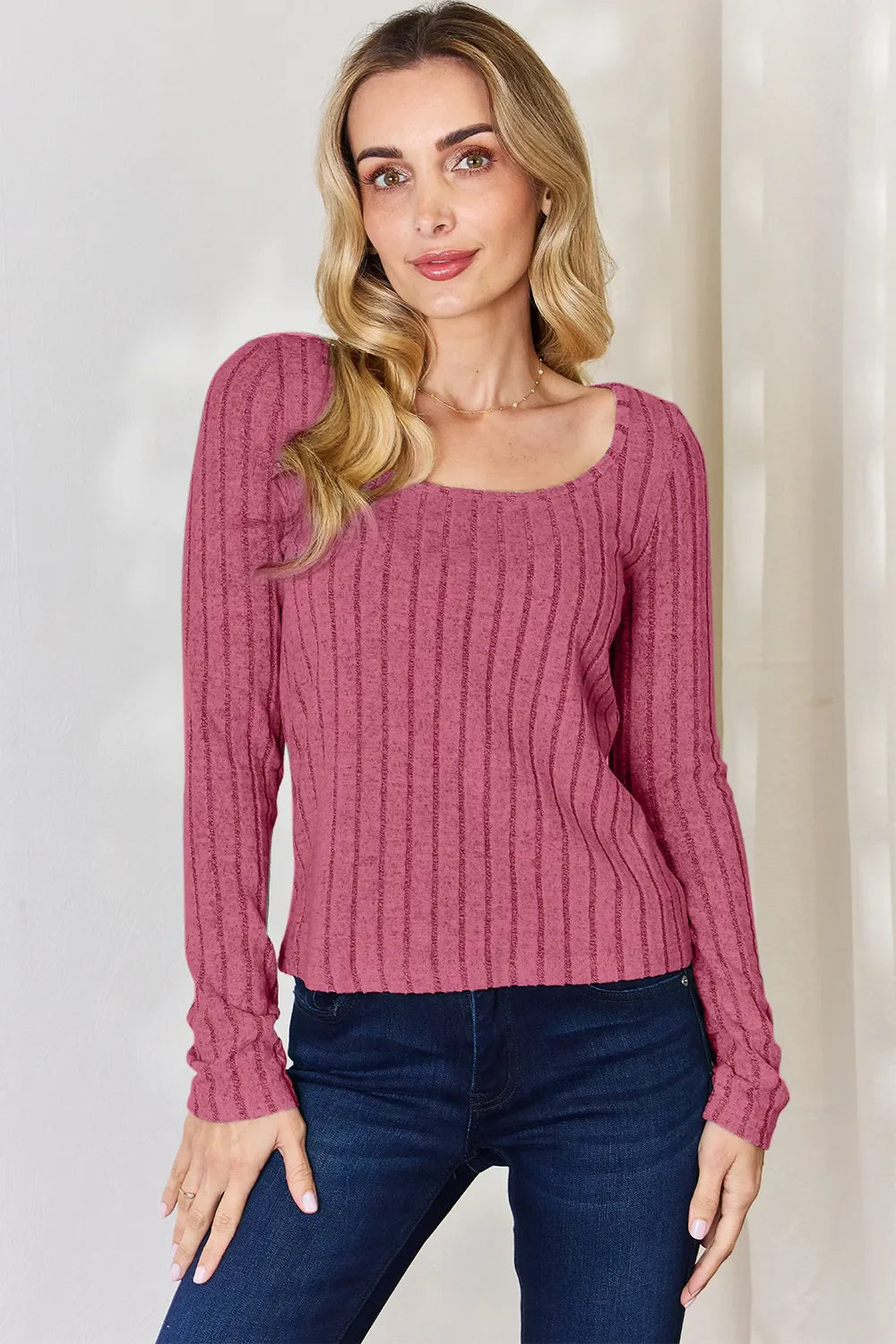 Mauve/pink ribbed long-sleeve T-shirt with scoop neckline