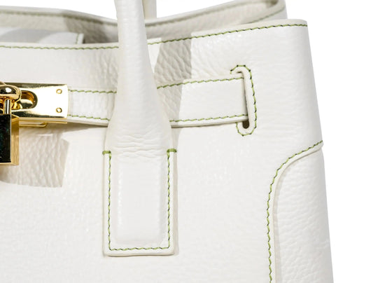 THE SHARON CLAUDIA Handtasche Creme: Seitenreißverschlussfach und Trageriemendetail