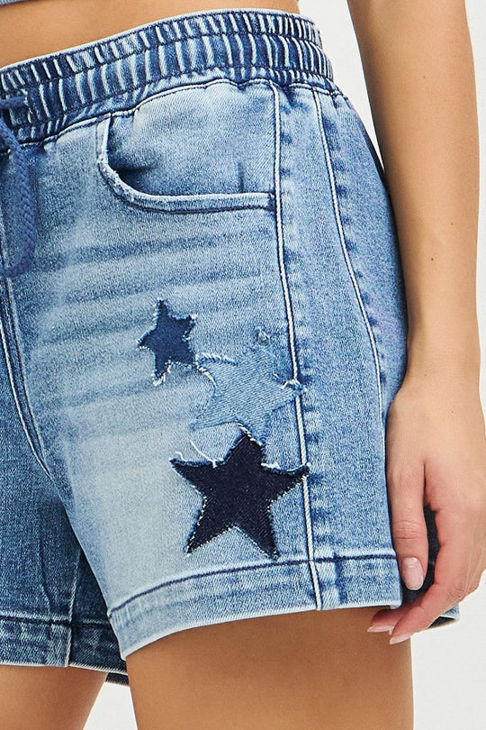 Stern-Patch Jeansshorts: vordere Taschen und Kordelzug-Bund, mittelblau