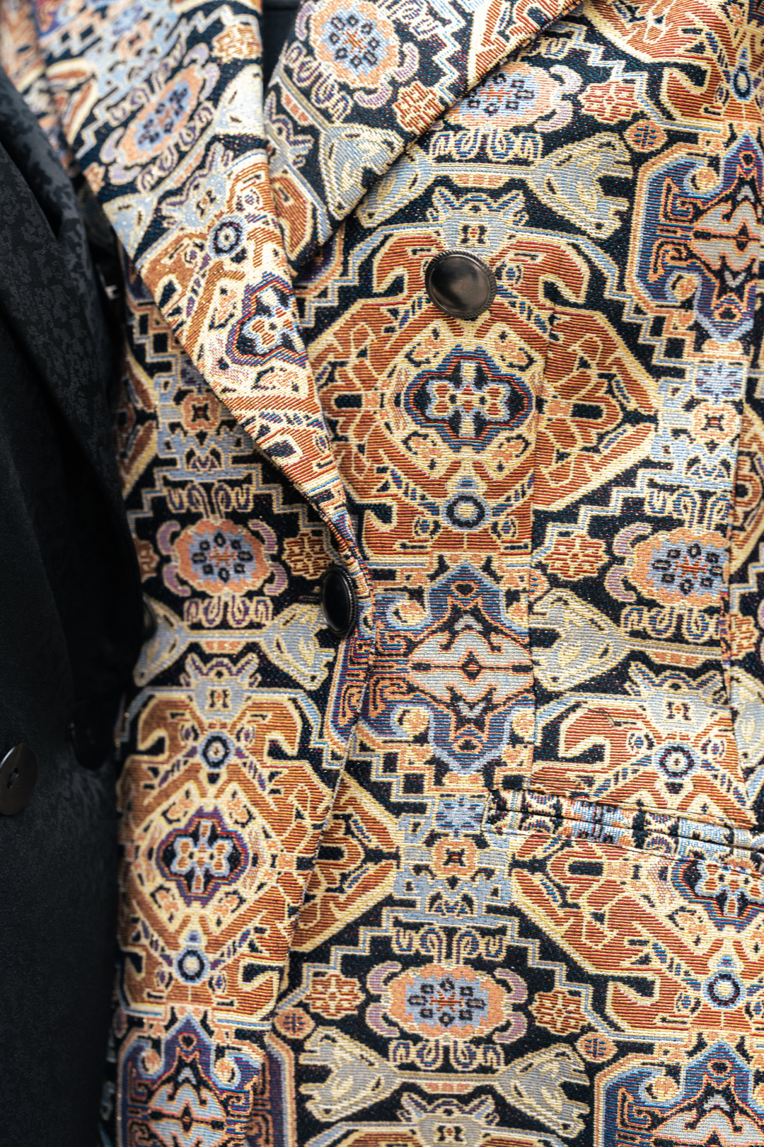 Blazer estampado: botón frontal y doble fila en el cierre cruzado