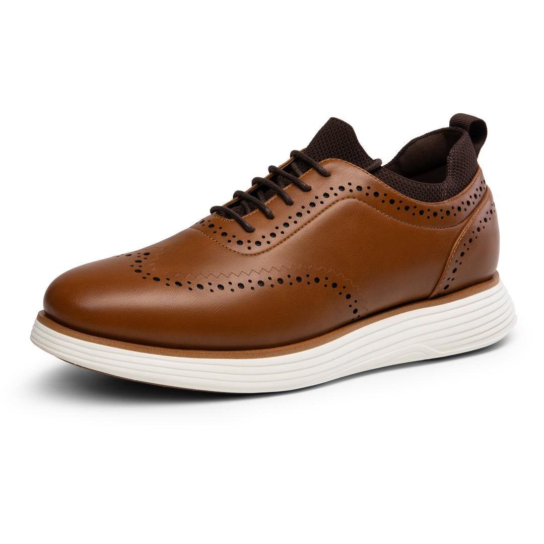 MaxFlex wingtip sneaker, brown leather-look, perforated wingtip, lace-up white sole