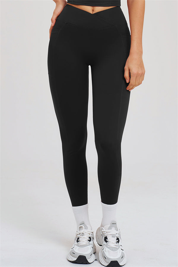 Black 2-piece set: smooth high-waist leggings with tapered cropped legs
