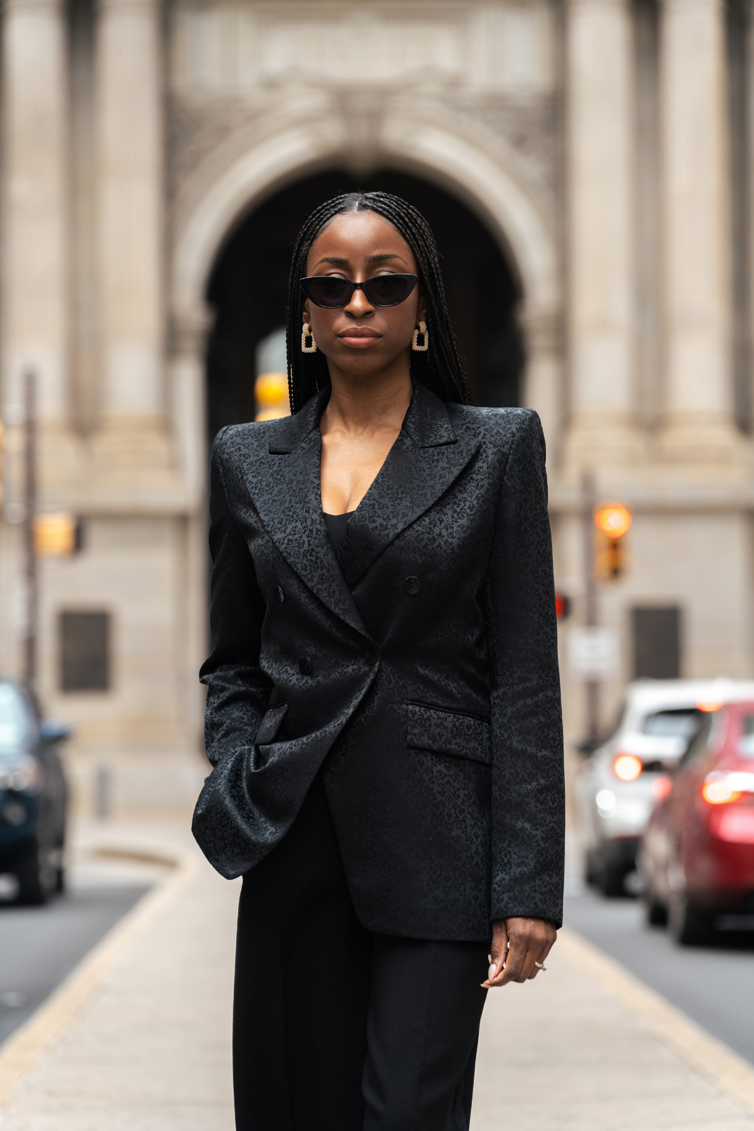 PREMIER blazer black textured with wide lapels and button detail near waist