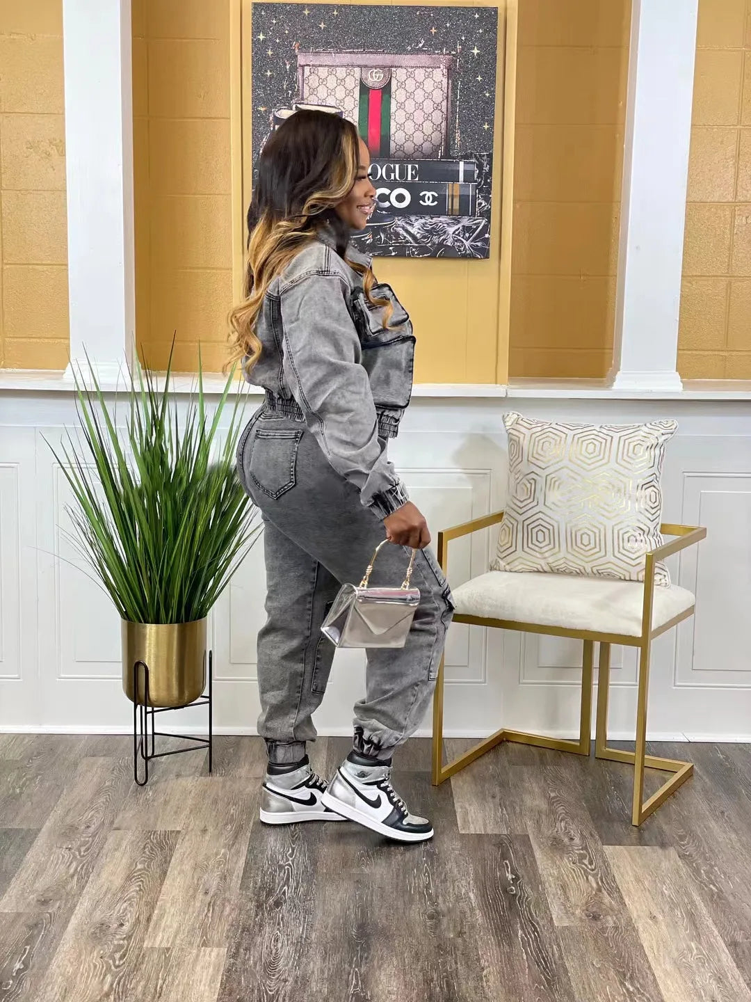 Dark gray denim zip-up jacket and cargo jogger pants set, side view