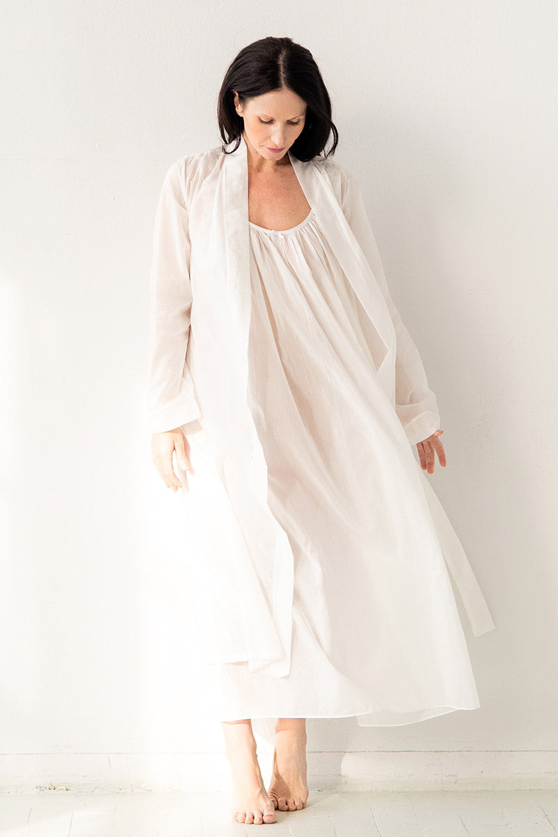 Pearl extended-size long gown with lace neckline and lightweight flowing fabric