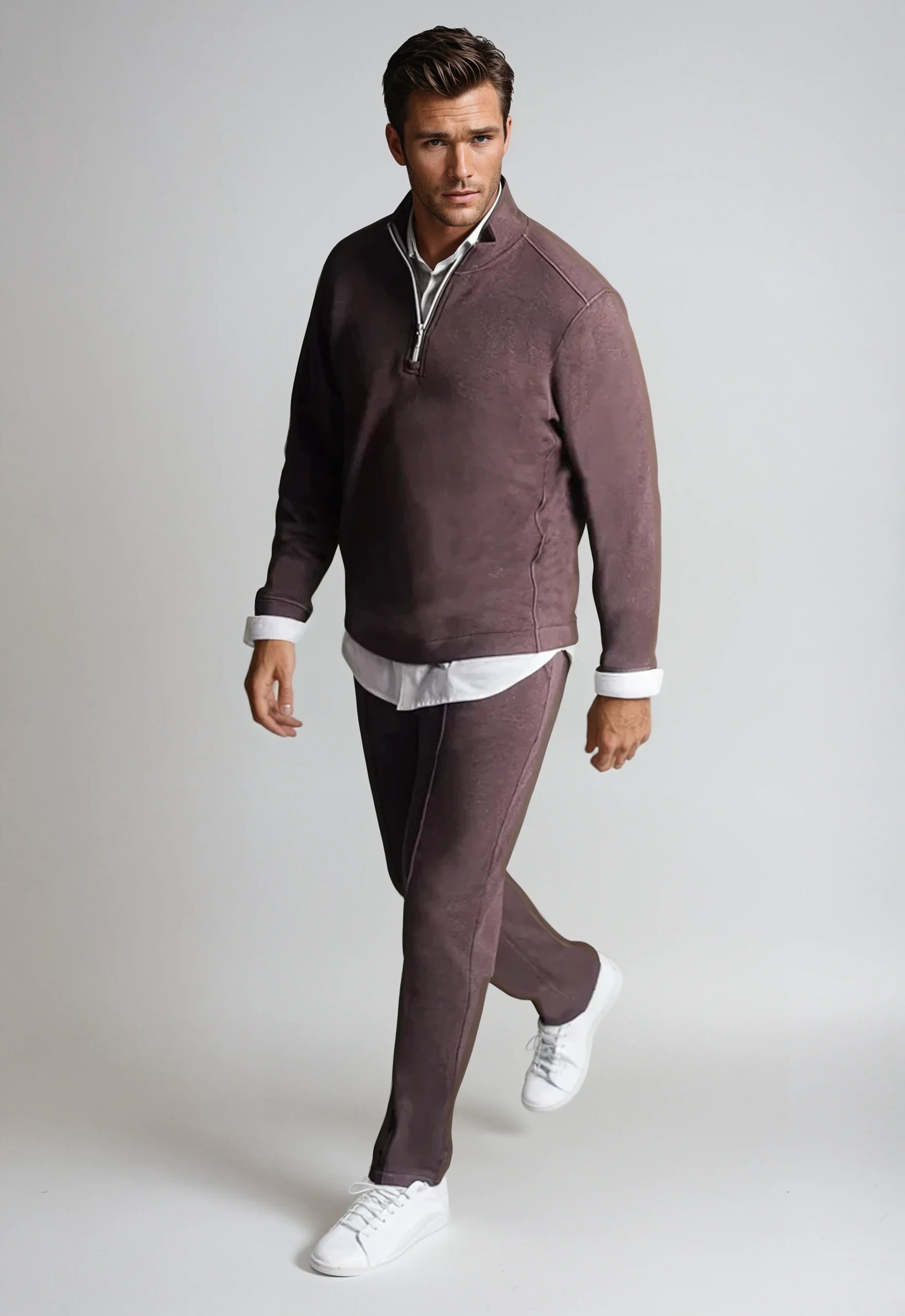 Espresso Matching Set: Sweatjacke mit Viertelreißverschluss, weißer Hemdkragen, Jogginghose