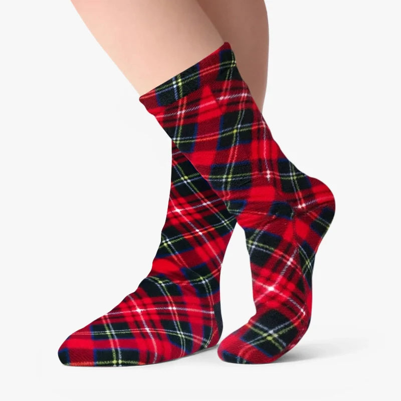 Karierte Fleece-Socken am Fuß, rot mit dunkelblauem und grün-gelbem Karomuster