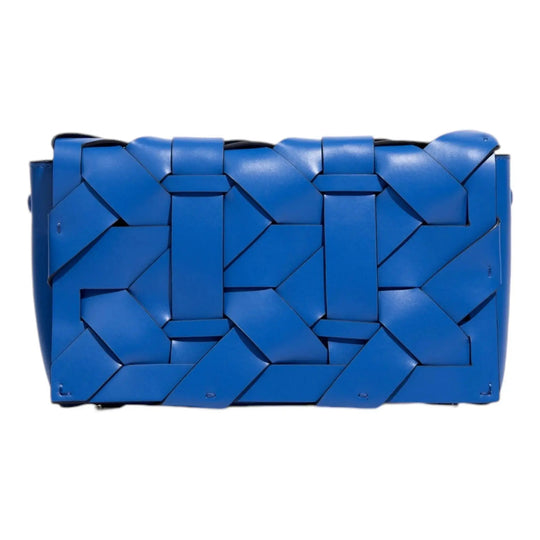 THE ZENOBIA woven clutch in blue with raised geometric cube pattern