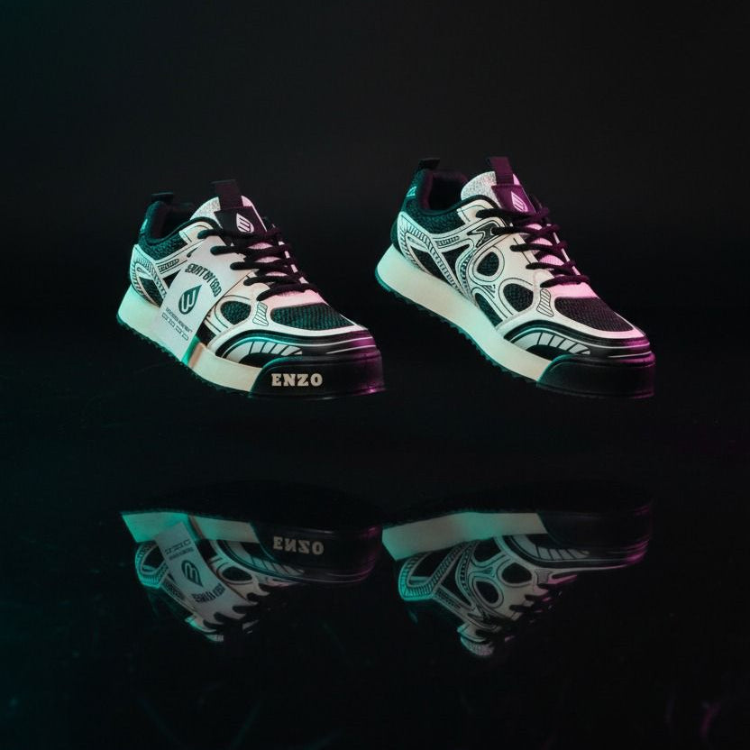 Enzo Aura low-top sneakers, milk white with black accents and lace-up closure