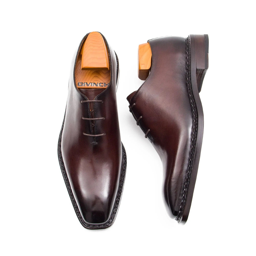 Dunkelbraune Oxford-Schuhe für Herren, Rückansicht mit Sohlkante und Schnürung