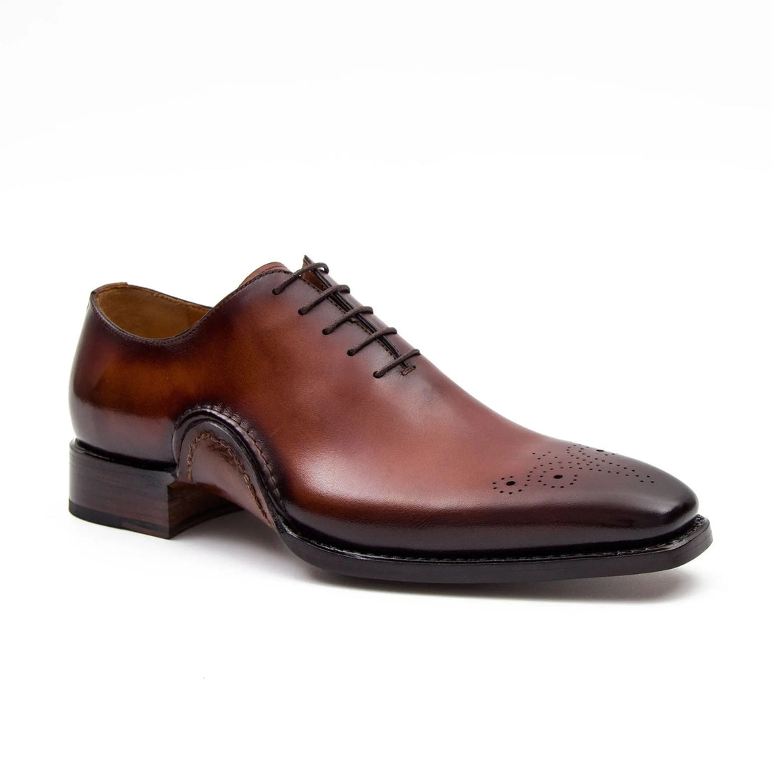 Braune Oxford-Schuhe mit Schnürsenkeln und eleganter Lochmuster-Zehe