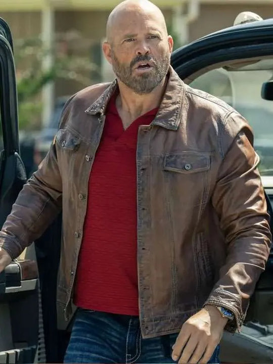 Braune Lederjacke mit Kragen, Druckknopf-Vorderseite und Brusttasche