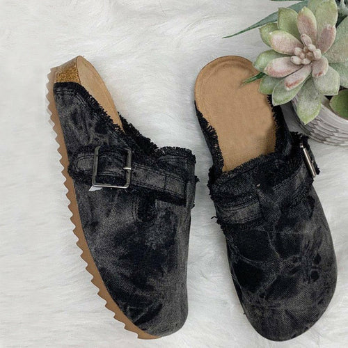 Dunkler Canvas-Loafer mit Schnallenriemen, rundem Zeh und flachem Absatz
