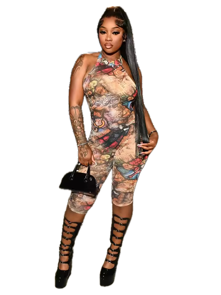 Renaissance Realm Romper Frontansicht, ärmelloser Halter-Overall mit buntem Collage-Print