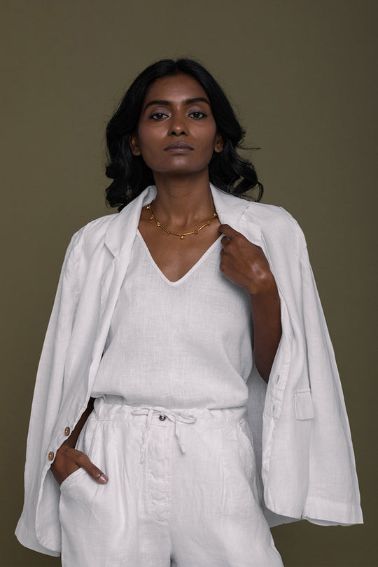 Hemp three-piece set in white: linen-look button jacket over V-neck cami and drawstring pants