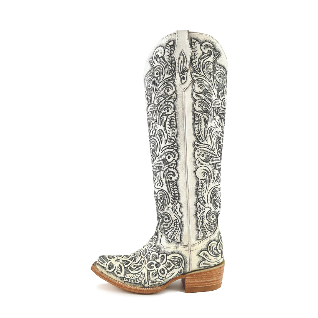 Weiße Damen-Cowboystiefel mit spitzer Kappe und handgeprägtem Blumenmuster