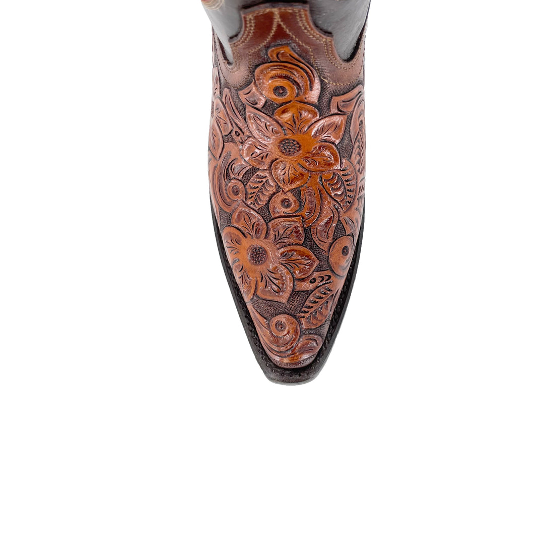 Damen Texan-Stiefel Vorderansicht: braun geprägte florale Ornamente, spitze Zehenkappe