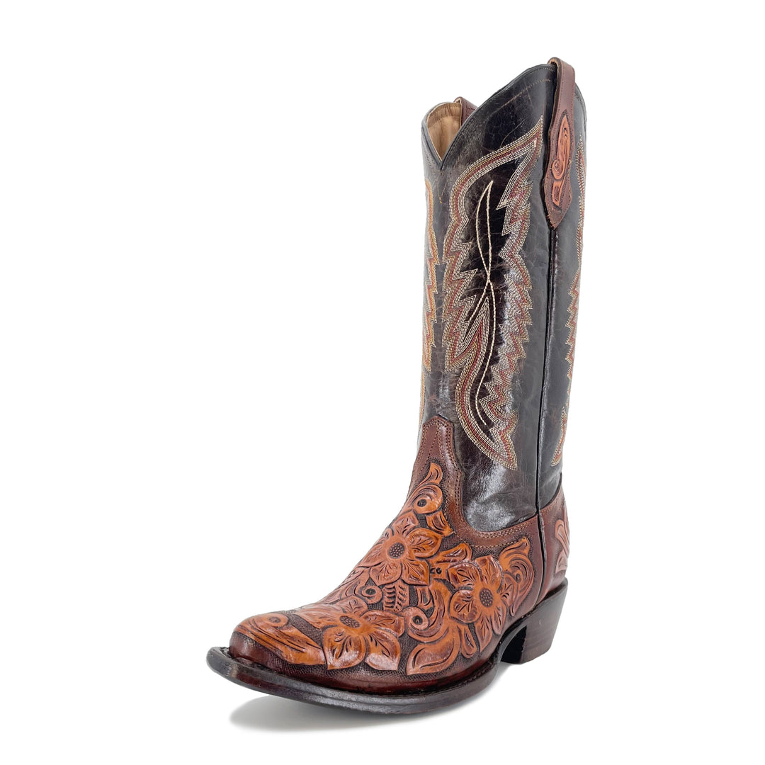 Damen Texan-Stiefel schrägansicht: dunkler Schaft mit Ziersteppung, florale Prägung unten
