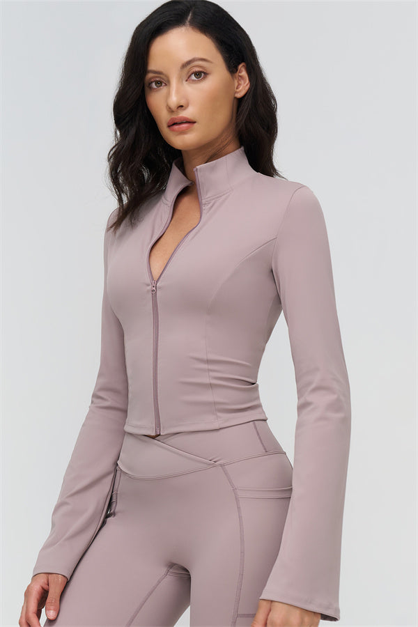 Rosa Sportjacke mit kurzem Frontreißverschluss und Flared Leggings-Set im Set-Look