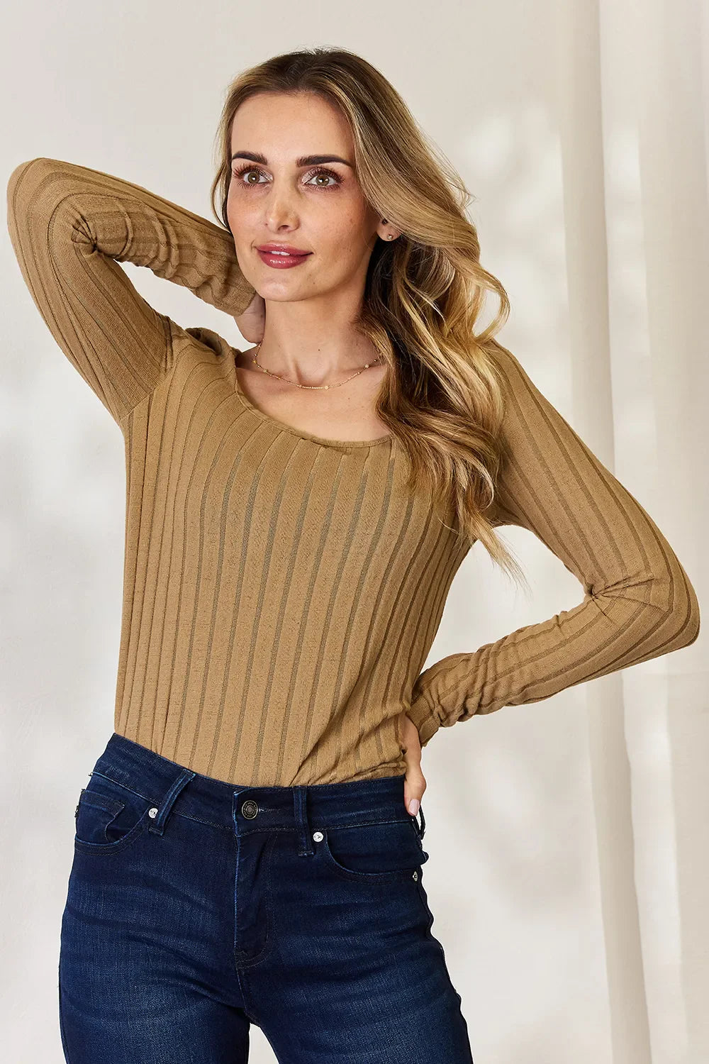 Khaki ribbed long-sleeve T-shirt, scoop neck and fitted sleeve cuffs