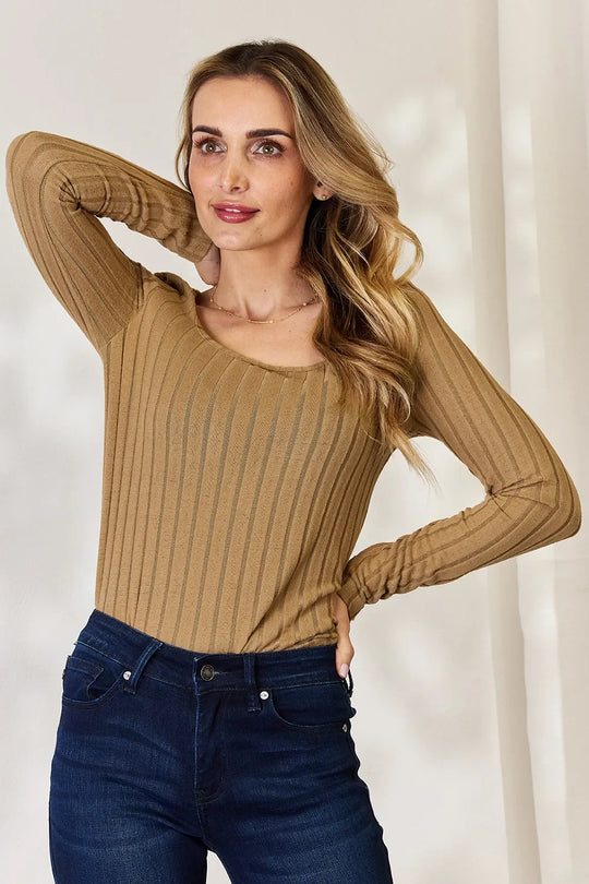 Khaki ribbed long-sleeve T-shirt, scoop neck and fitted sleeve cuffs