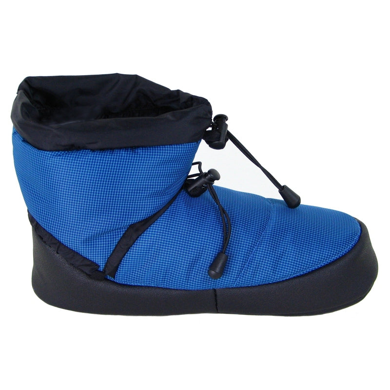 Sky blue camp bootie with black drawcord closure and textured outer paneling