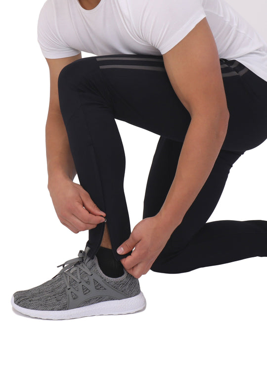 ULTIMATE Flex jogger: pantalón negro con cintura elástica y puños en el tobillo