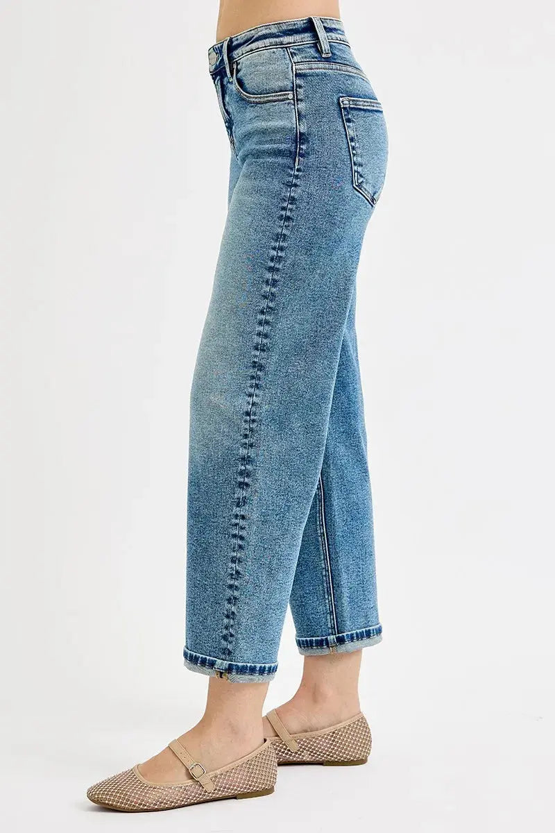Jeans taille haute boyfriend raccourcie denim bleu moyen, jambe droite et ourlet effet brut