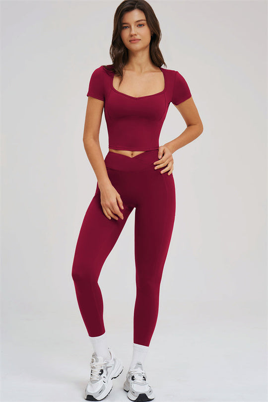 Burgundy fitted crop T-shirt with high-waist leggings