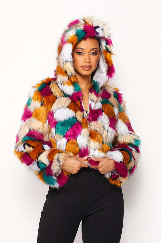 Multicolor Faux-Fur Jacke mit Kapuze und Frontreißverschluss
