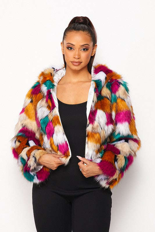 Multicolor Faux-Fur Kapuzenjacke mit offenem Frontreißverschluss, Vorderansicht