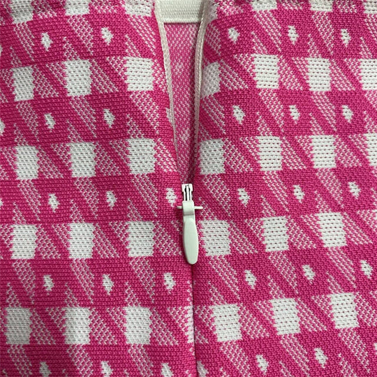 Pink knit coat opening with short front zipper and slim trim