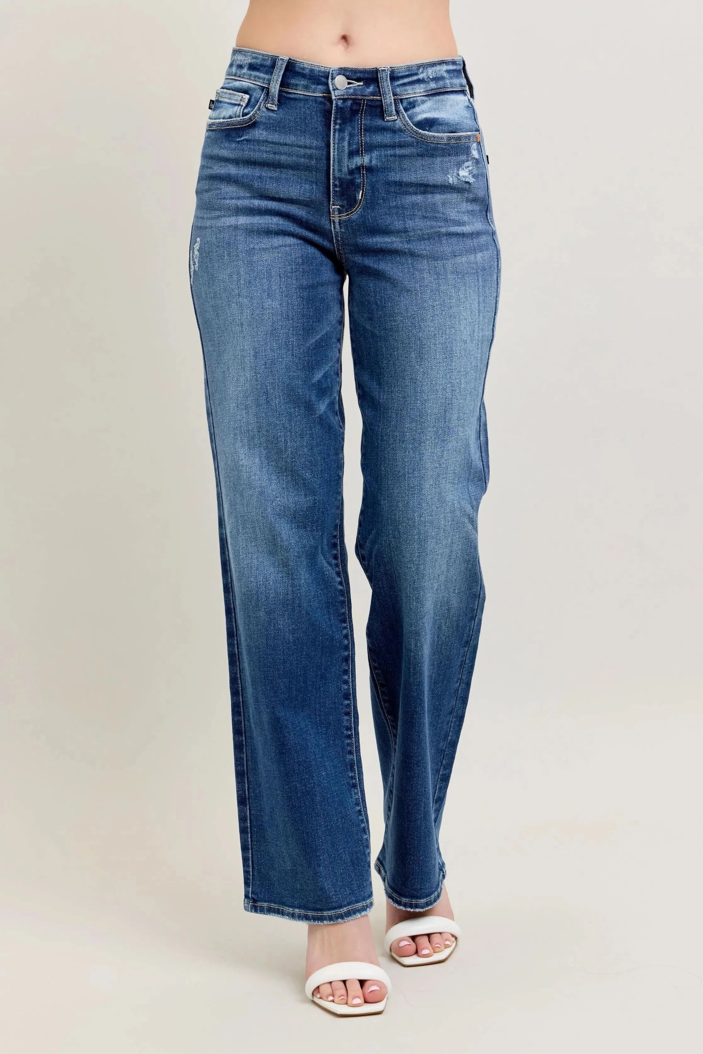 High-waist straight-leg jeans with button closure and classic 5-pocket design, medium blue wash