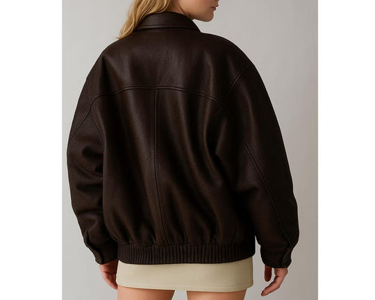 Rückansicht brauner Bomber-Lederjacke mit elastischem Saum und Riegelnähten